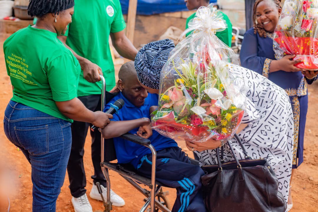 Presentation of gifts and flowers to students